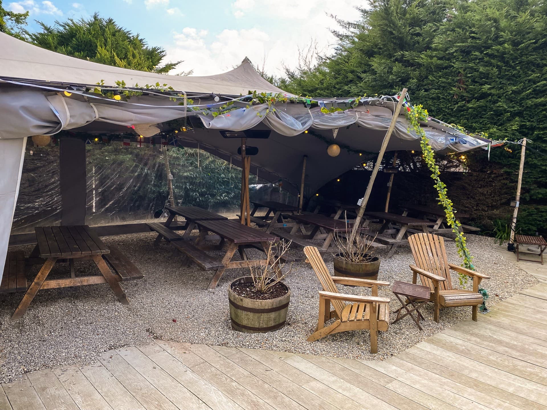 the-oaks-highcliffe-the-tent