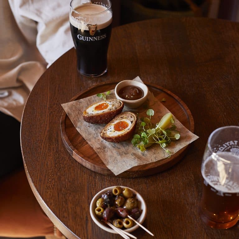 Cover Image for The Oaks Bar Menu