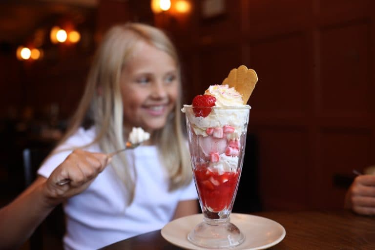 Cover Image for Kids Eat Free This Half Term at The Oaks